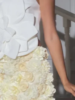 Tops*Mew Mews Fashion Bayard Strapless Flower Top In White